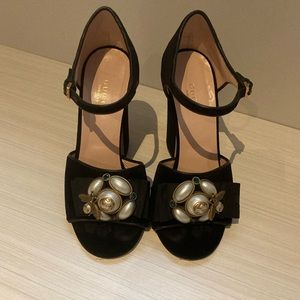 Gucci platform velvet shoes